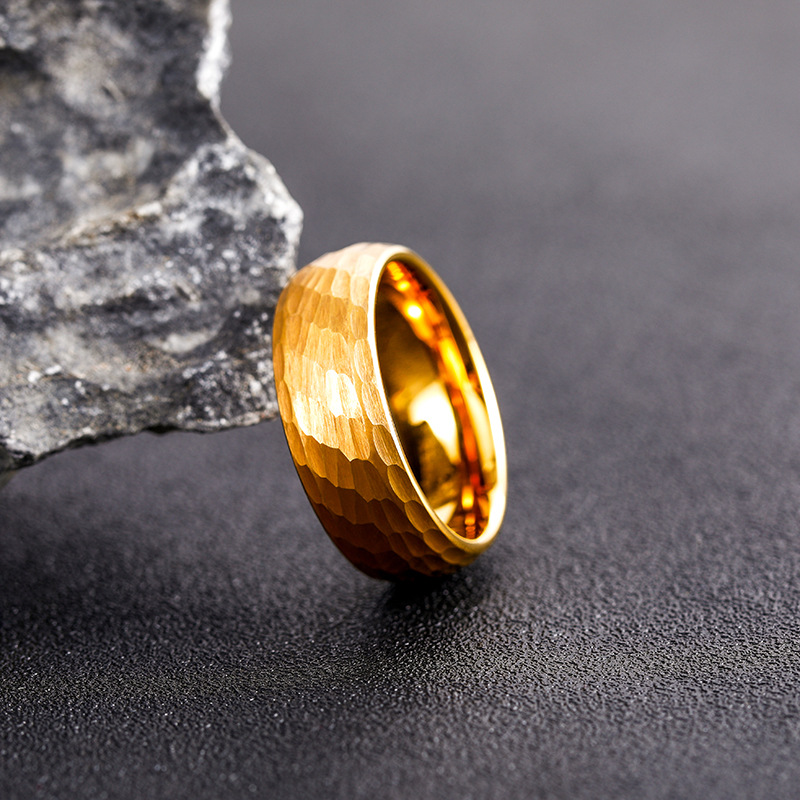 Gehämmerte, facettenreiche Tit – Initial Ring Custom Bewertung und Preis